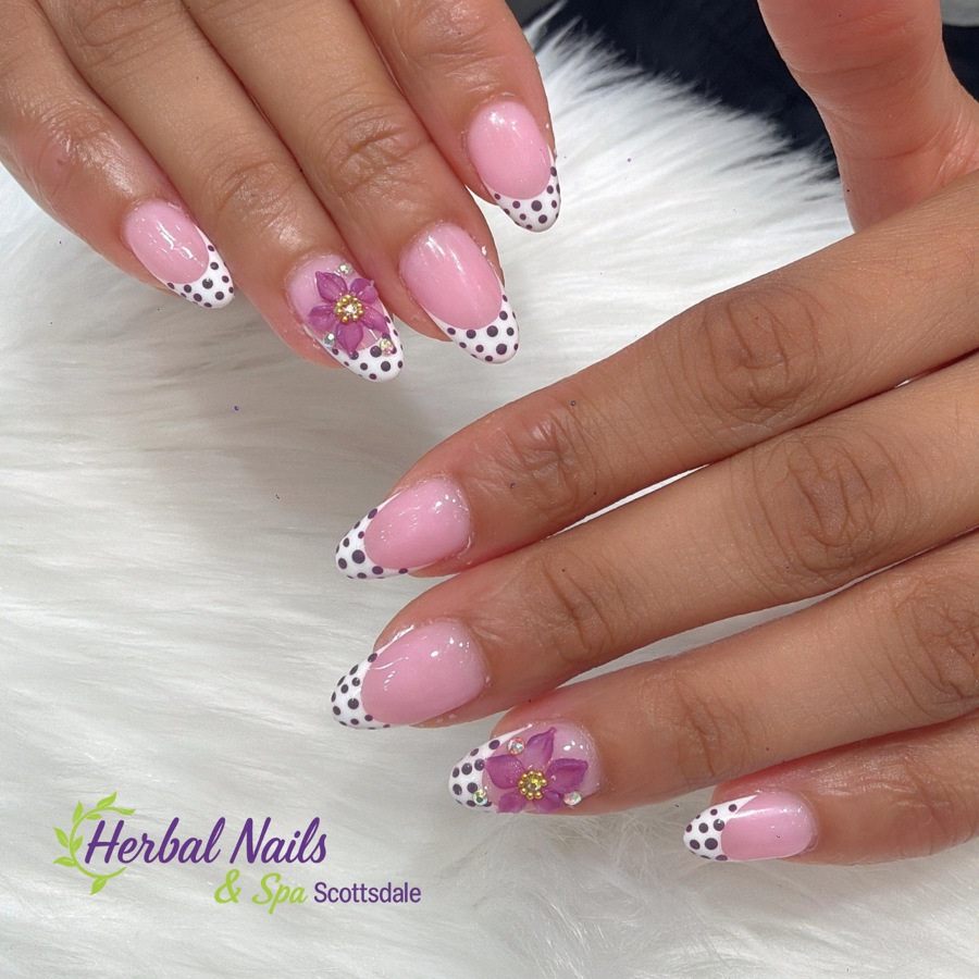 Herbal Nails & Spa at Lincoln- Scottsdale Marketplace